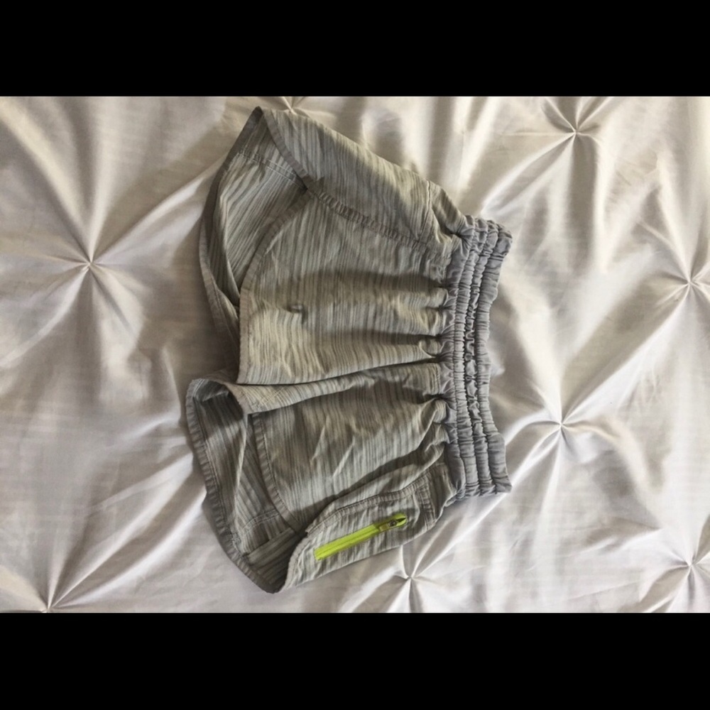 Lululemon Tracker 4” short
